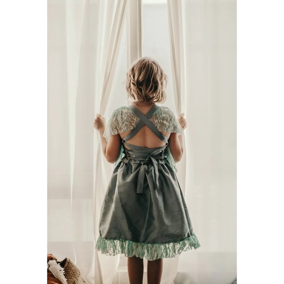 Girls vintage Teal flowy flutter sleeve dress Grow flower princess style dress - Picture 2 of 10